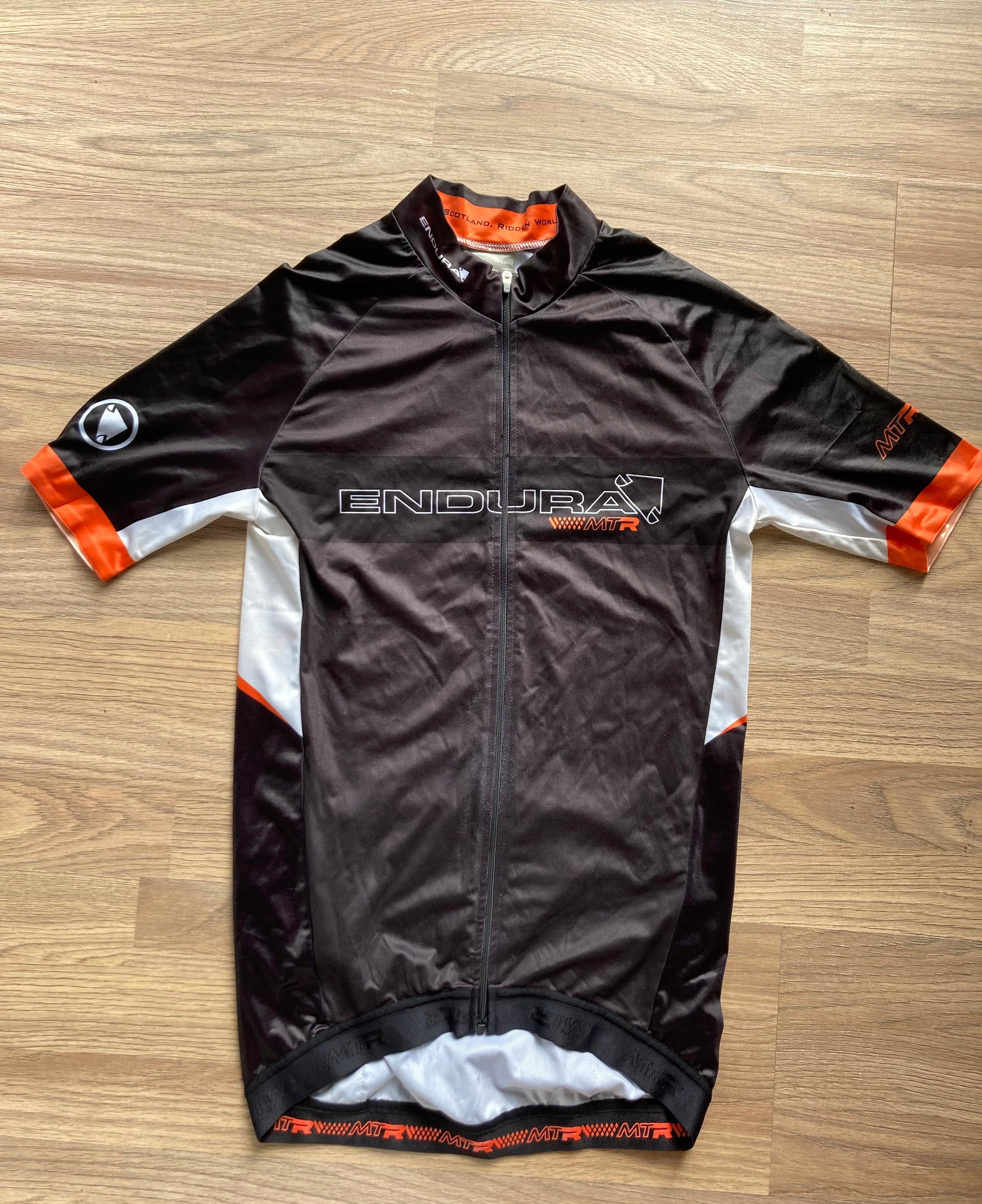 Pre-owned Endura MTR Men’s Jersey - M - Grey/Black  in Very Good condition